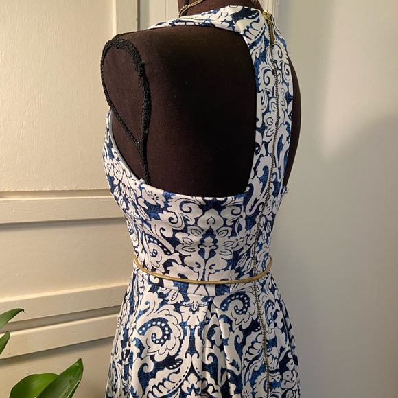 Silky V Neck Sun Dress - Picture 5 of 6